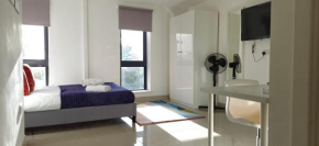 MPL Ensuites with kitchenettes Suites - Leeds City - Netflix & WIFI- First Direct & 02 Arena- LGI Hospital & Uni 5 Mins